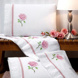 Kit Cobre Leito + Jogo de Lençol 180 Fios Algodão 11 Peças Bordado Rosê - Lora Enxovais